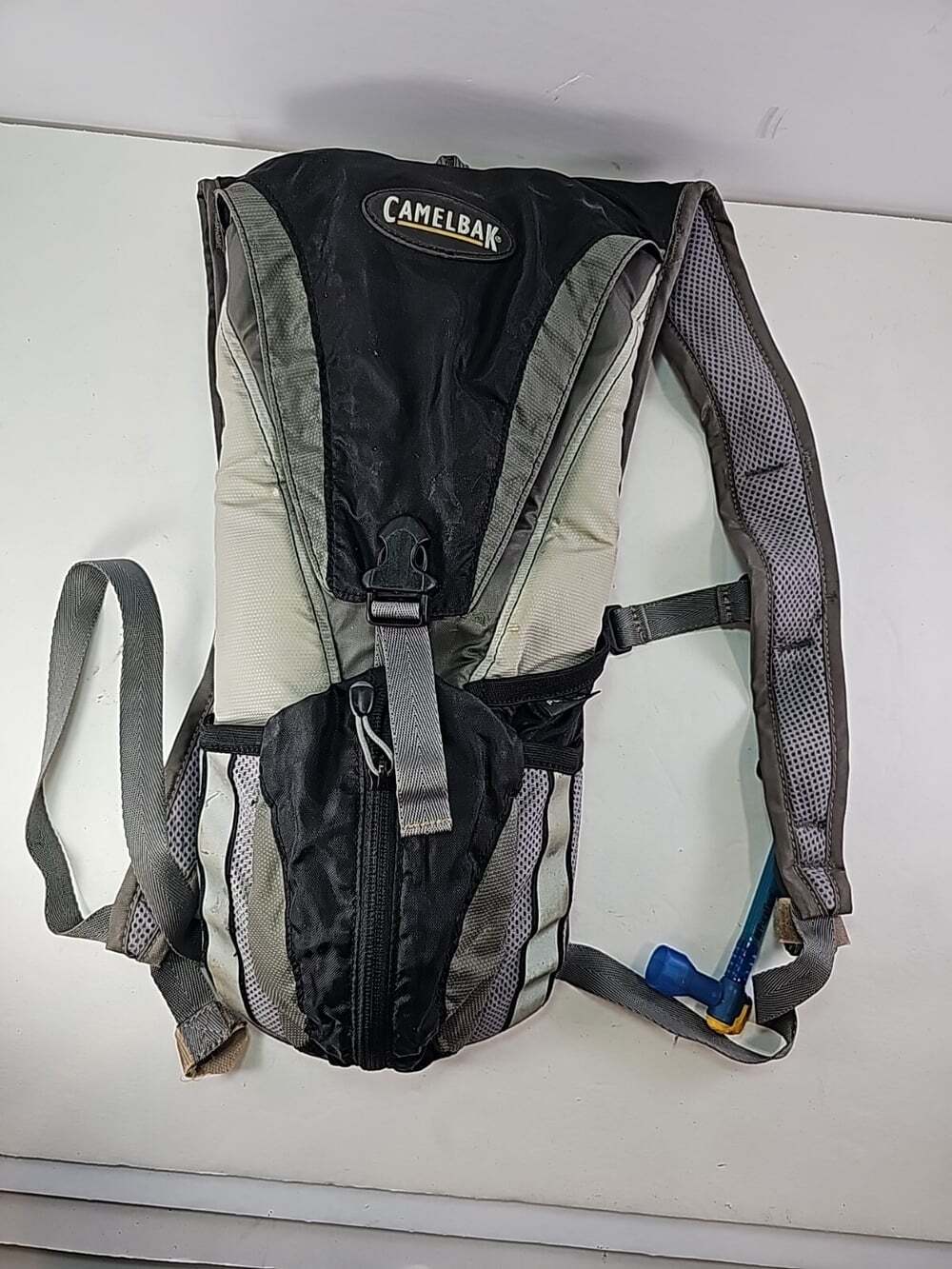 Camelbak Rogue Hydration Pack Hiking Outdoor Backpack with bladder.